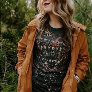 Harvest Your Happiness long sleeve tee Women’s size Medium. New With Tags